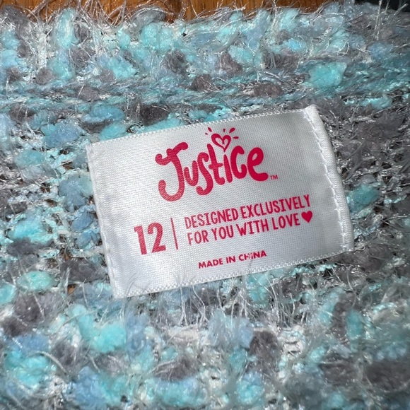 justice girls sweater has holes in it for thumbs - Picture 3 of 3